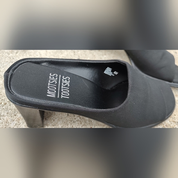 Mootsies Tootsies Freddi Black Banded Chunk Heel, Size 8, Black - Picture 6 of 15